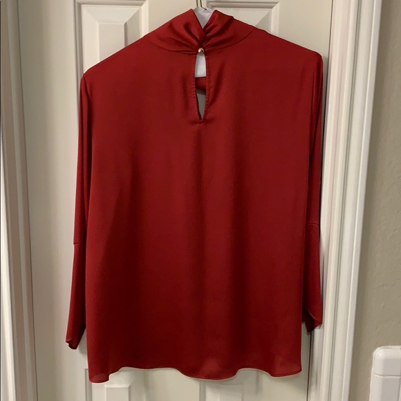 Vince Camuto red blouse with flutter sleeves - Picture 2 of 3